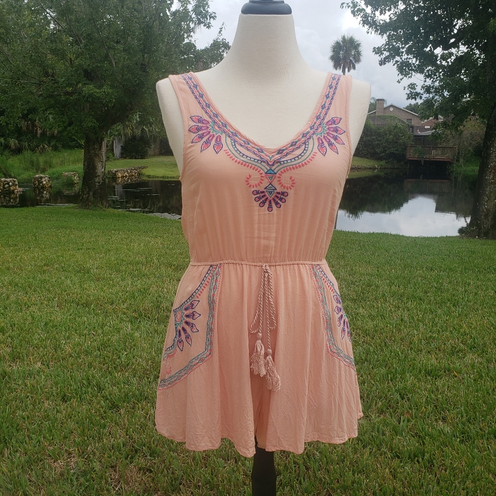 Flying Tomato Peach Embroidered Romer